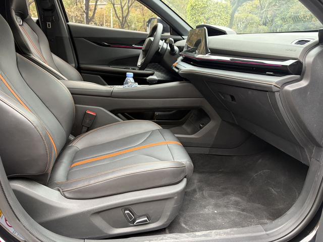 Changan UNI-V 2023 1.5T Premium – фото 7