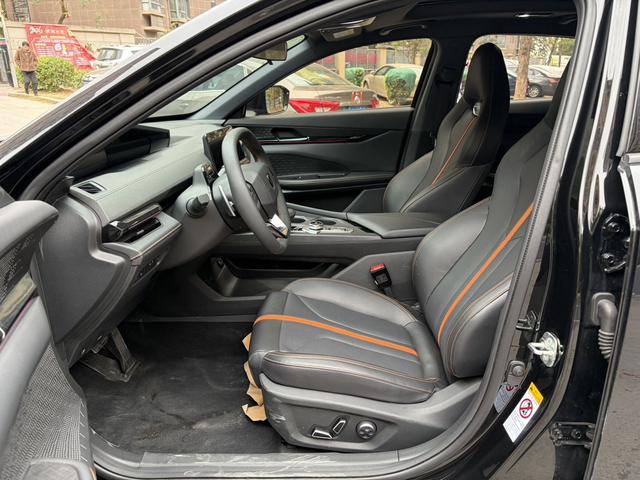 Changan UNI-V 2023 1.5T Premium – фото 8