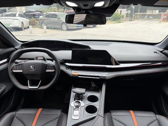 Changan UNI-V 2023 1.5T Premium – фото 9