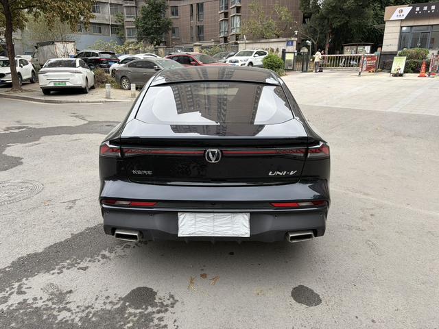 Changan UNI-V 2023 1.5T Premium – фото 11