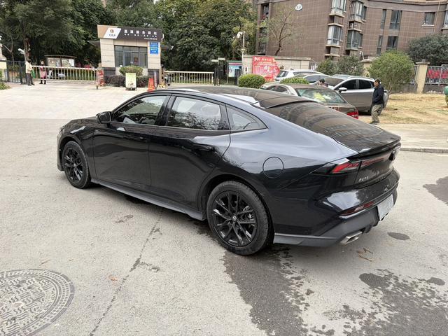 Changan UNI-V 2023 1.5T Premium – фото 12