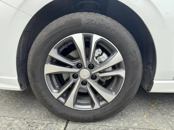 Changan Eado 2023 Model PLUS Changxiang Edition Blue whale NE 1.4T GDI DCT Noble Model – фото 9