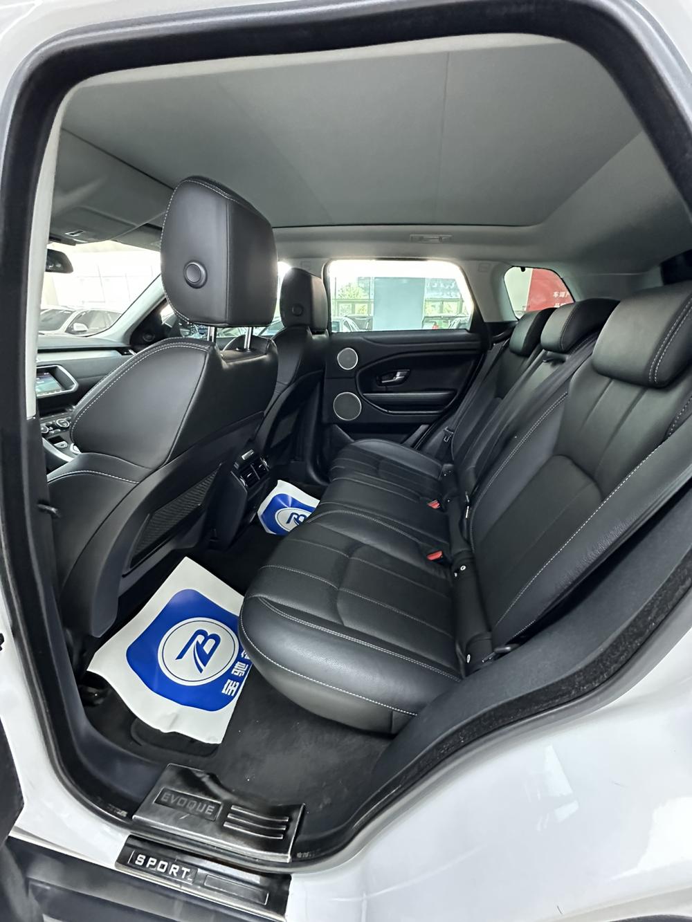 Range Rover Evoque 2018 240PS SE DYNAMIC Smart – фото 8