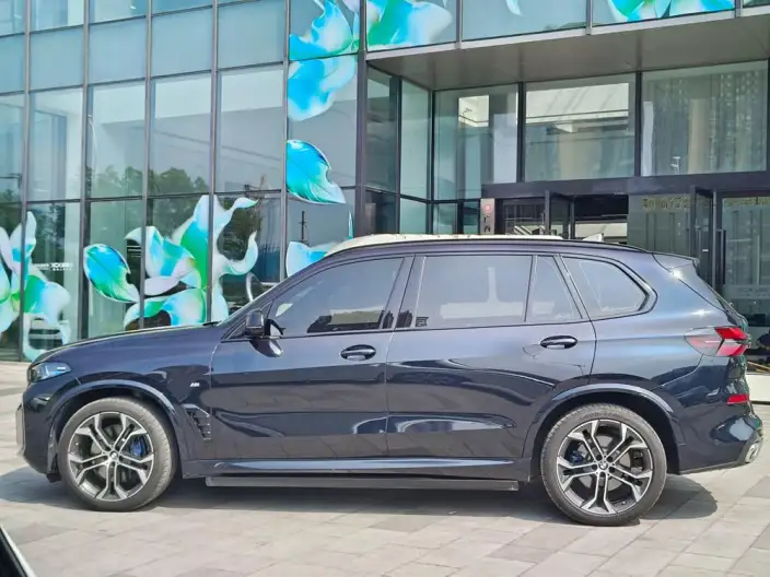 BMW X5 2025 Model xDrive40Li Exclusive Model M Sports Night Set – фото 4