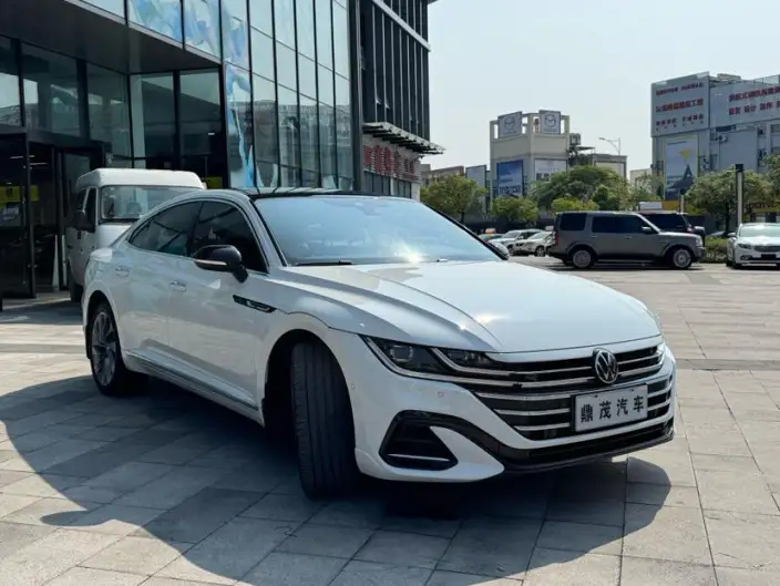 Volkswagen CC 2023 Model 380TSI Eye-catching version – фото 3