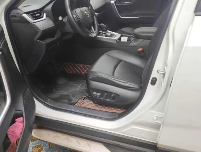 Toyota RAV4 2023 Model 2.0L CVT 2WD 20th Anniversary Platinum Memorial Edition – фото 7