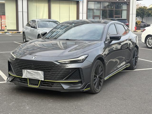 Changan UNI-V 2022 1.5T Sport – фото 1