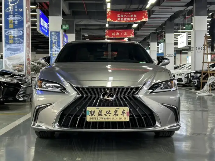 Lexus ES 2022 Model 200 Superior Edition