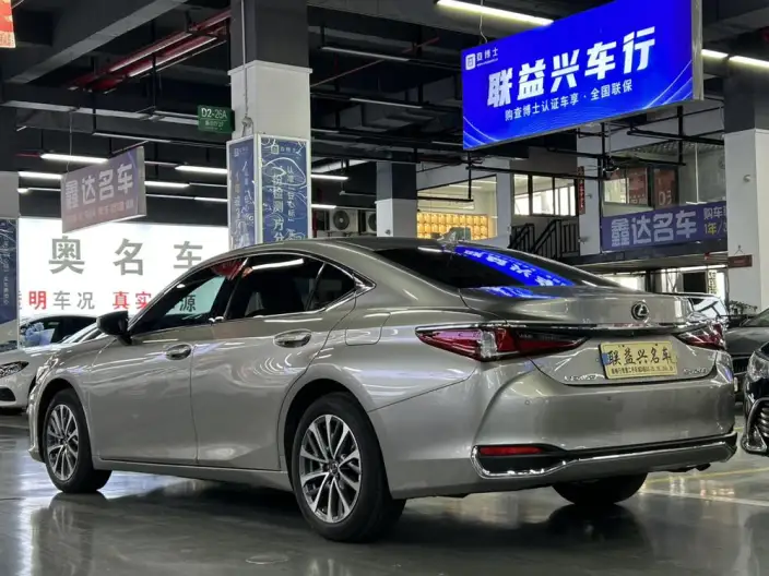 Lexus ES 2022 Model 200 Superior Edition