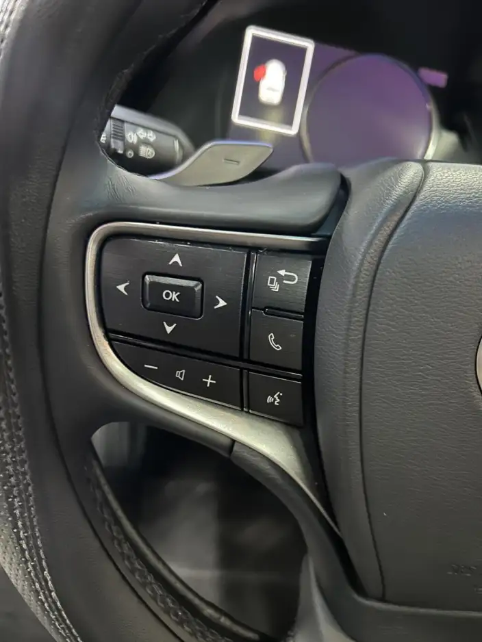 Lexus ES 2022 Model 200 Superior Edition – фото 8