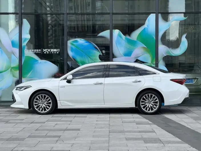 Toyota Avalon 2023 Model Intelligent Hybrid 2.5L E-CVT XLE Premium Edition – фото 4