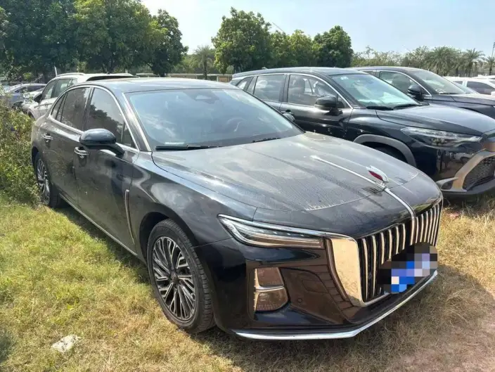 Hongqi H5 2025 Model 2.0T Automatic Flag Enjoy Edition
