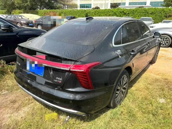 Hongqi H5 2025 Model 2.0T Automatic Flag Enjoy Edition