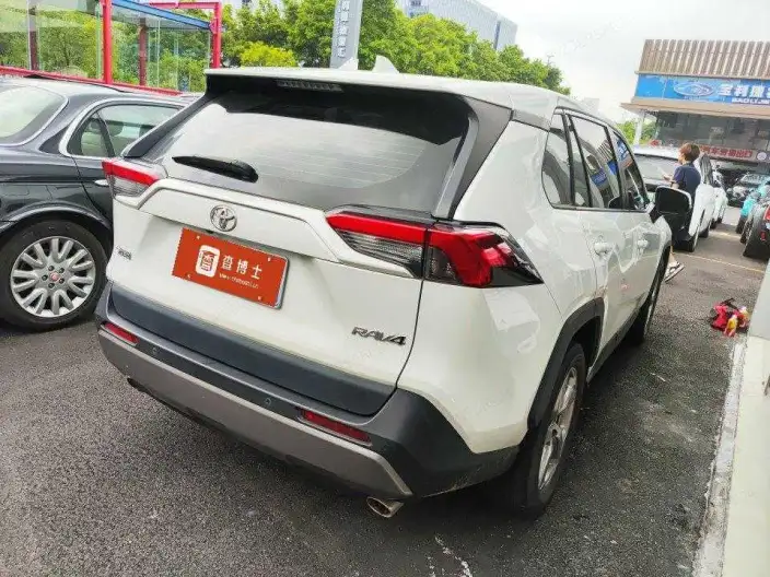 Toyota RAV4 2022 Model 2.0L CVT 2WD Fashion PLUS Edition – фото 4