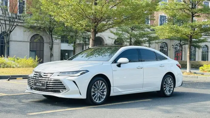 Toyota Avalon 2024 Model Intelligent Hybrid 2.0L E-CVT Deluxe Edition – фото 1