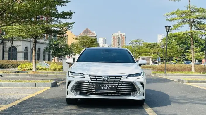 Toyota Avalon 2024 Model Intelligent Hybrid 2.0L E-CVT Deluxe Edition – фото 2