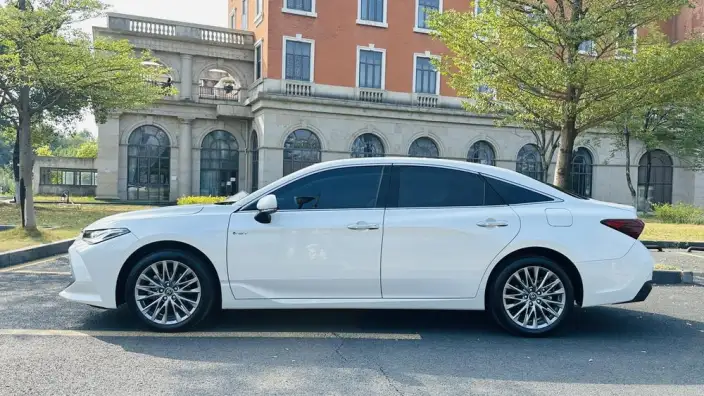 Toyota Avalon 2024 Model Intelligent Hybrid 2.0L E-CVT Deluxe Edition – фото 4