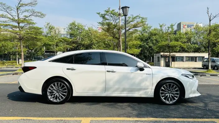 Toyota Avalon 2024 Model Intelligent Hybrid 2.0L E-CVT Deluxe Edition – фото 8
