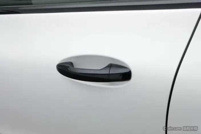 Mercedes-Benz CLS 2022 Model CLS 300 Luxury Model – фото 8