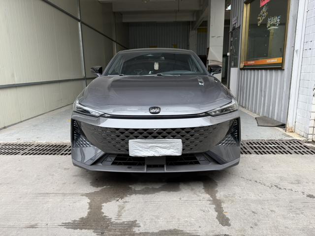 Changan UNI-V 2024 1.5T Premium Enjoy – фото 2