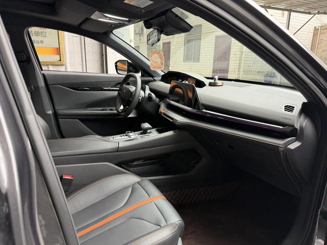 Changan UNI-V 2024 1.5T Premium Enjoy – фото 4