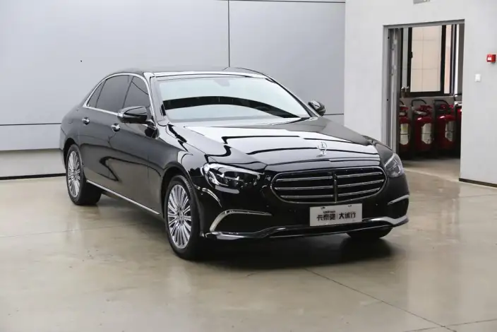 Mercedes-Benz E-Class 2023 Model E 300 L Luxury Model sedan – фото 3