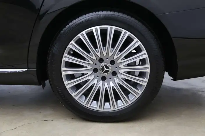 Mercedes-Benz E-Class 2023 Model E 300 L Luxury Model sedan – фото 7