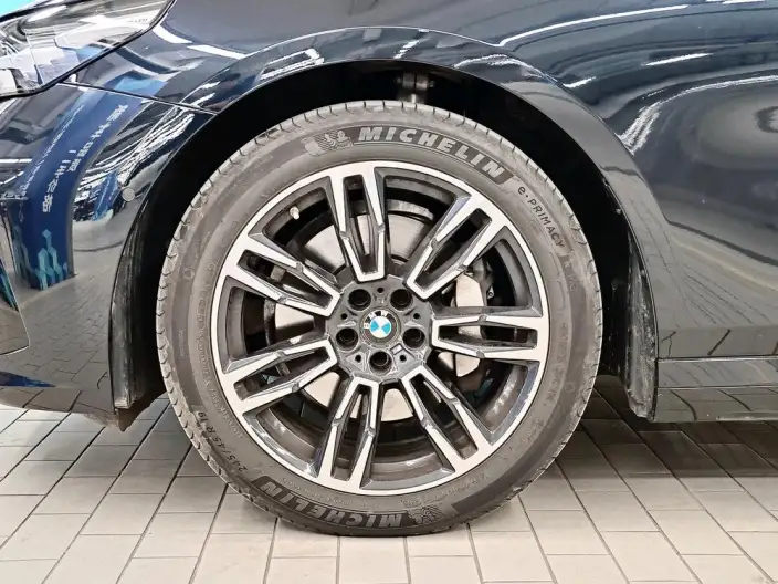 BMW 5 Series 2026 Model 530Li Leading Model M Sports Set – фото 9