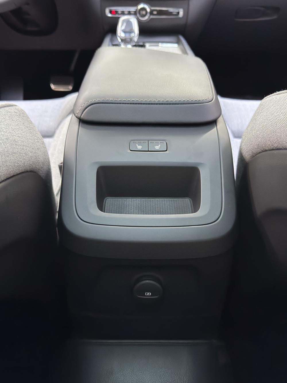 Volvo XC60 PHEV 2023 T 8 4WD Long Battery Life Pro Smart Elegance Deluxe Edition – фото 9
