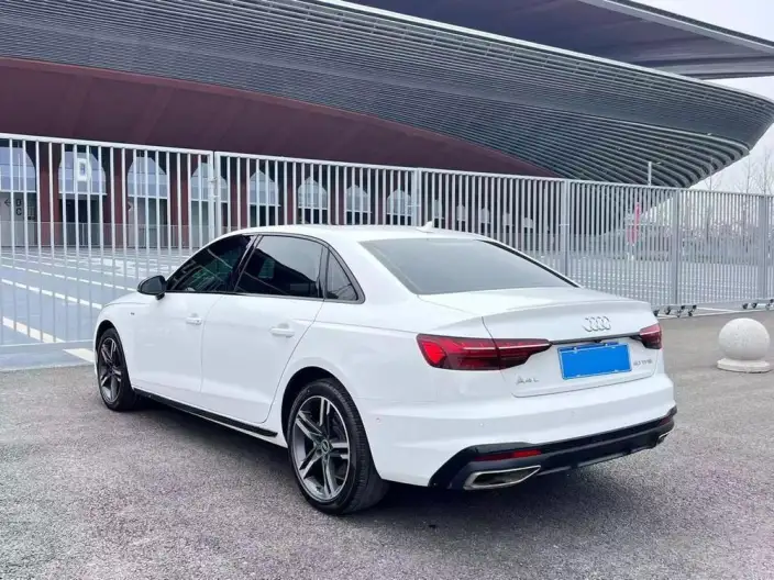 Audi A4 L 2022 Model 40 TFSI Fashion Dynamic Model – фото 4