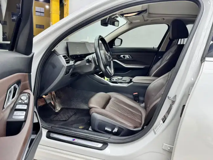 BMW 3 Series 2023 Model 320Li M Sports Set – фото 8