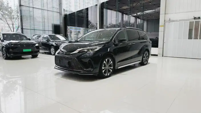 Granvia 2023 Model Intelligent Hybrid 2.5L Noble PLUS – фото 1