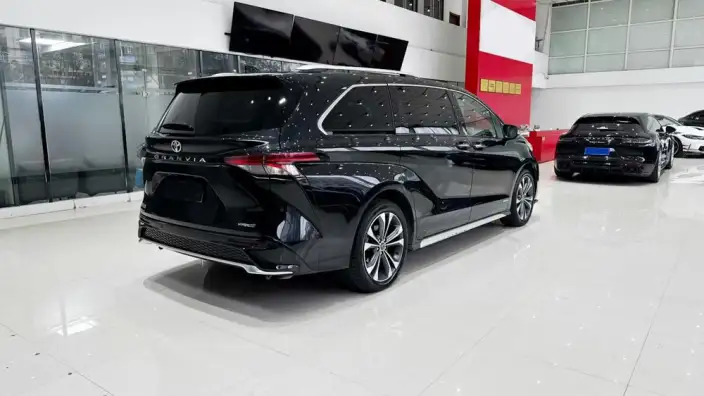 Granvia 2023 Model Intelligent Hybrid 2.5L Noble PLUS – фото 6