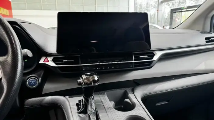 Granvia 2023 Model Intelligent Hybrid 2.5L Noble PLUS – фото 10