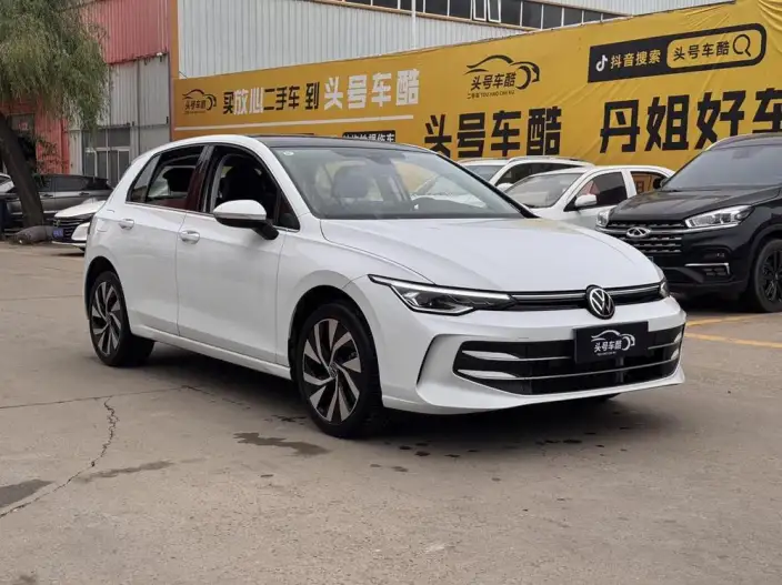 Volkswagen Golf 2025 Model 300TSI Pro – фото 3