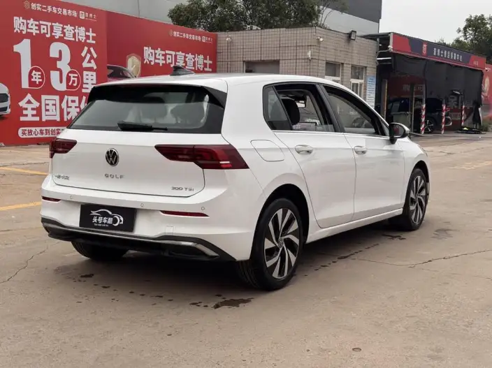 Volkswagen Golf 2025 Model 300TSI Pro – фото 5