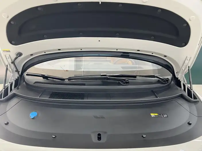 Li Auto i8 2025 Model Standard Edition – фото 7