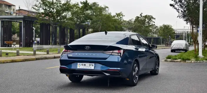 Hyundai Ioniq 2023 Model 1.5L CVT GLX Elite Edition – фото 6