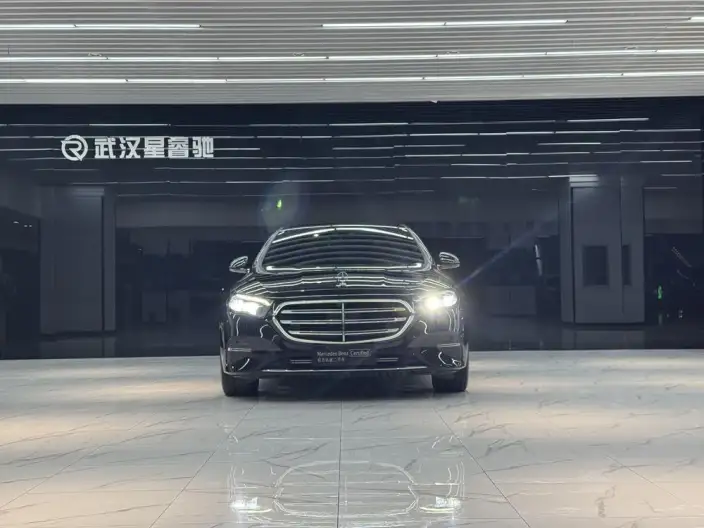 Mercedes-Benz E-Class 2024 Model E 300 L Luxury Model sedan – фото 2