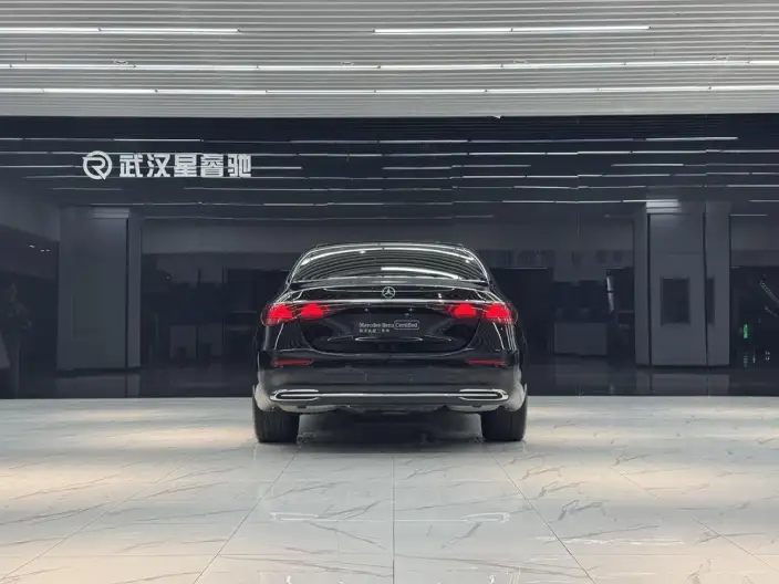 Mercedes-Benz E-Class 2024 Model E 300 L Luxury Model sedan – фото 5