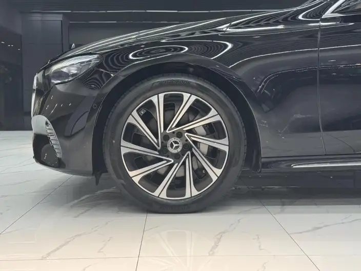 Mercedes-Benz E-Class 2024 Model E 300 L Luxury Model sedan – фото 8
