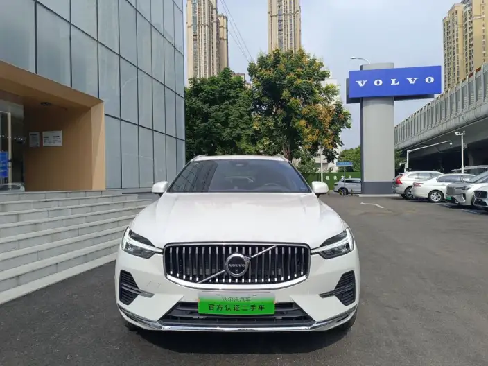 Volvo XC60 PHEV 2025 Model T8 4WD Long Battery Life Pro Smart Elegance Deluxe Edition