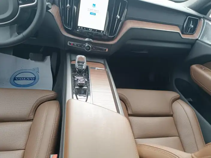 Volvo XC60 PHEV 2025 Model T8 4WD Long Battery Life Pro Smart Elegance Deluxe Edition – фото 10