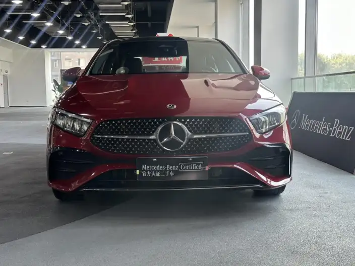 Mercedes-Benz A-class 2023 Model A 200 L Sports sedan Fashion Edition – фото 2