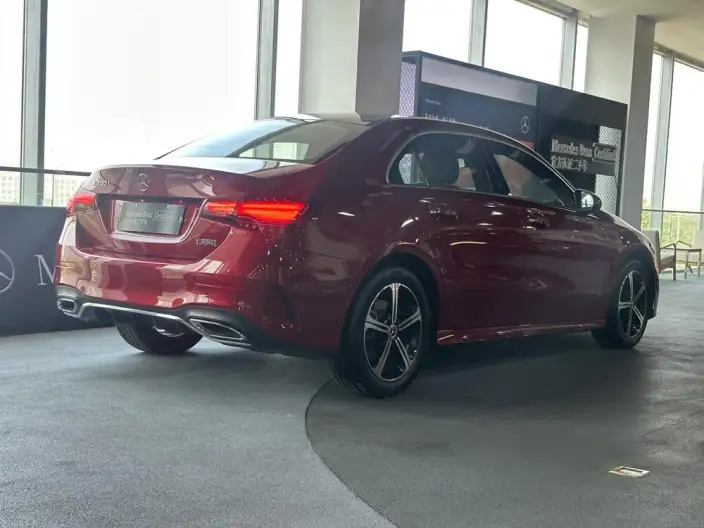Mercedes-Benz A-class 2023 Model A 200 L Sports sedan Fashion Edition – фото 6