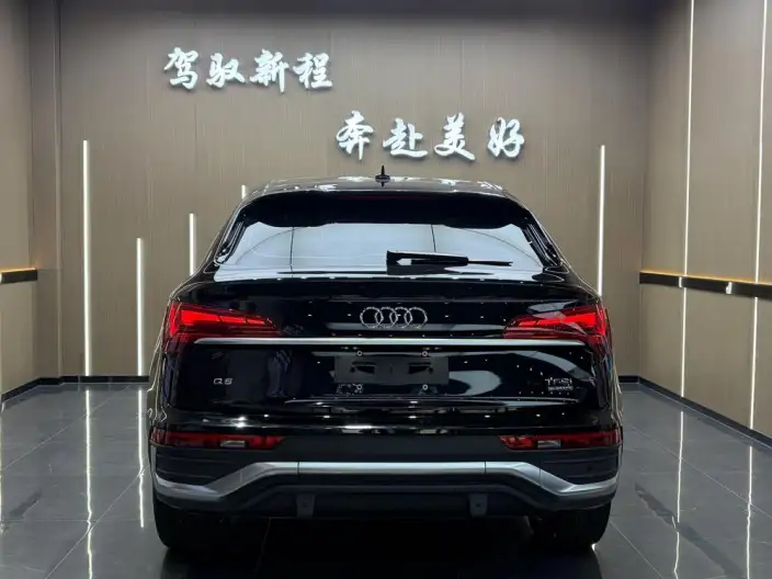 Audi Q5L Sportback 2022 Model 40 TFSI Luxury Model – фото 5