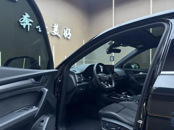 Audi Q5L Sportback 2022 Model 40 TFSI Luxury Model – фото 7