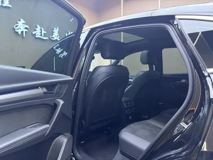 Audi Q5L Sportback 2022 Model 40 TFSI Luxury Model – фото 9