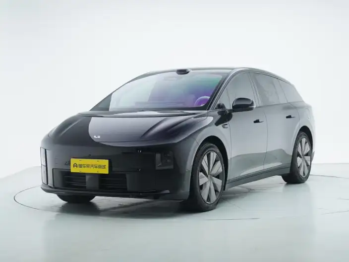 Li Auto i6 2025 Model 4WD Standard Edition – фото 1