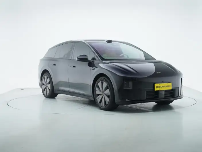 Li Auto i6 2025 Model 4WD Standard Edition – фото 3